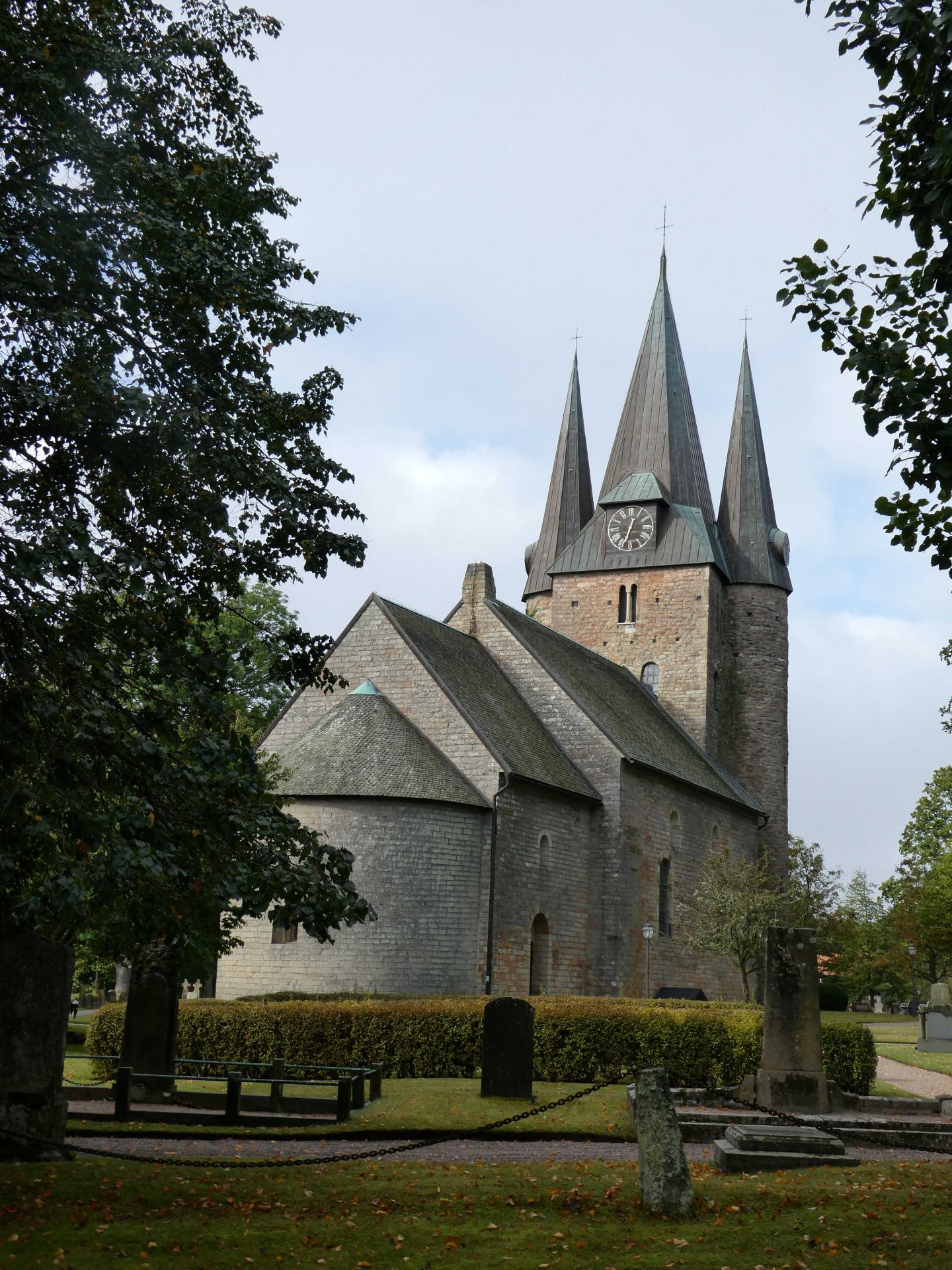 Husaby kyrka